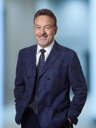 corporate headshot Aldred Lipinski SHK Recruitment