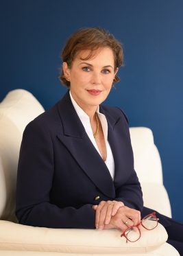 Dr. Naimh Corduff FRACS Professional Headshot by Melbourne Headshot Company